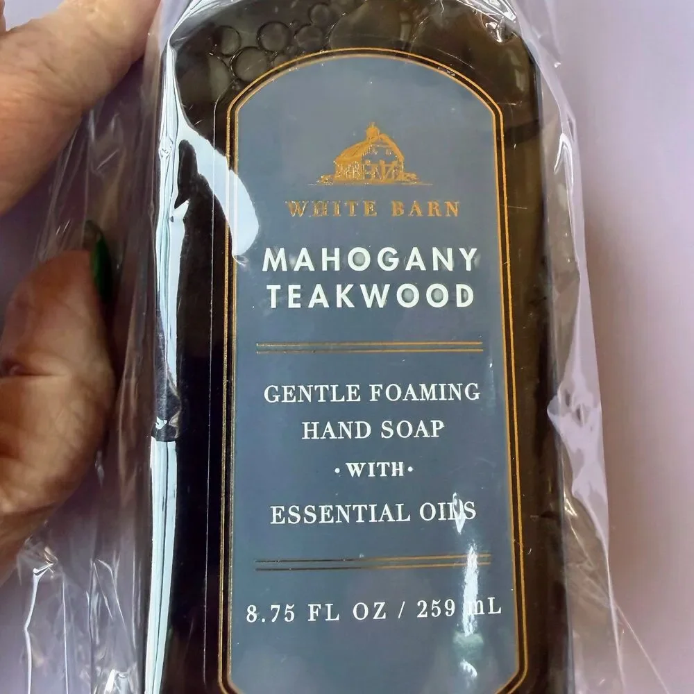 Bath & Body Works Mahogany Teakwood Gentle Foaming Hand Soap 8.75 oz